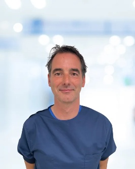 Jeroen Vogelaar, Chirurg bij Dr. Brinkmann Kliniek